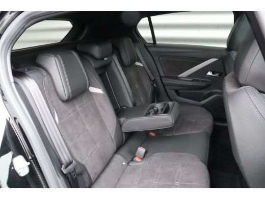 Opel Astra 1.2 TURBO HYBRID 136PK GS AUTOMAAT / NAVI / LEDER / CLIMA / LED / PDC / 18" LMV / CAMERA / KEYLES... ActivLease financial lease