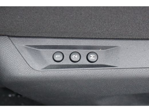 Opel Astra 1.2 TURBO HYBRID 136PK GS AUTOMAAT / NAVI / LEDER / CLIMA / LED / PDC / 18" LMV / CAMERA / KEYLES... ActivLease financial lease