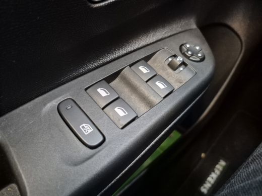 Opel Corsa 1.2 Elegance 100PK | LED | PDC voor + achter | Camera | Navigatie | Carplay/android auto | ActivLease financial lease