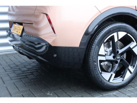 Opel Grandland Electric Opel GS 73KWH 210PK AUTOMAAT / NAVI / CLIMA / FULL-LED / AGR / 20" LMV / KEYLESS / PANO. DAK / AD... ActivLease financial lease