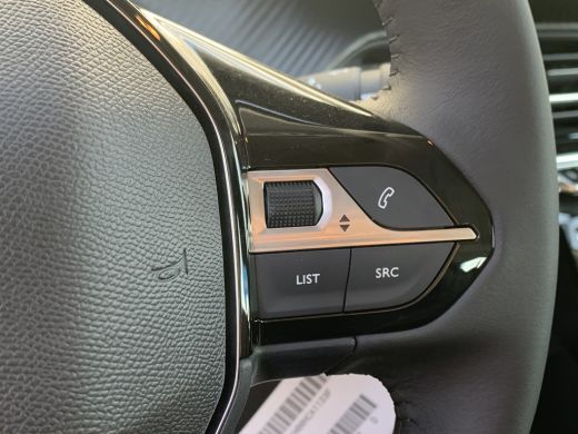 Peugeot 208 1.2 PureTech 75 Style | Achterbank in delen neerklapbaar | Airco | Cruise control ActivLease financial lease