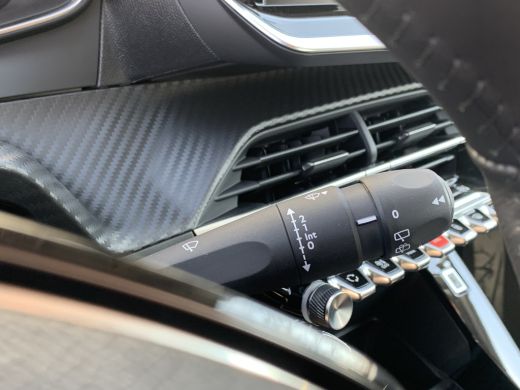 Peugeot 208 1.2 PureTech 75 Style | Achterbank in delen neerklapbaar | Airco | Cruise control ActivLease financial lease