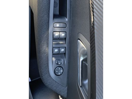 Peugeot 208 1.2 PureTech 75 Style | Achterbank in delen neerklapbaar | Airco | Cruise control ActivLease financial lease