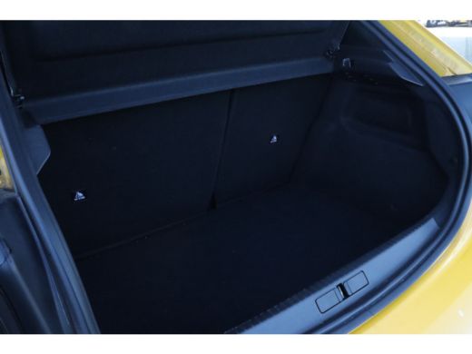 Peugeot 208 Peugeot 1.2 Turbo GT 130PK | Camera | Cruise Control | Navi | Climate | Carplay | PDC V/A | LED ActivLease financial lease