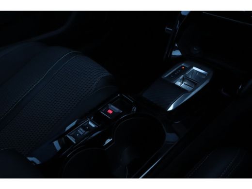 Peugeot 208 Peugeot 1.2 Turbo GT 130PK | Camera | Cruise Control | Navi | Climate | Carplay | PDC V/A | LED ActivLease financial lease