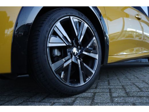 Peugeot 208 Peugeot 1.2 Turbo GT 130PK | Camera | Cruise Control | Navi | Climate | Carplay | PDC V/A | LED ActivLease financial lease