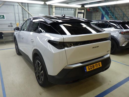 Peugeot 3008 Peugeot 1.2 Hybrid 136 GT ActivLease financial lease