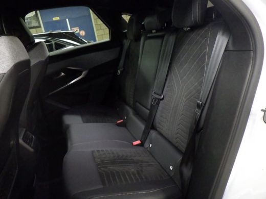 Peugeot 3008 Peugeot 1.2 Hybrid 136 GT ActivLease financial lease