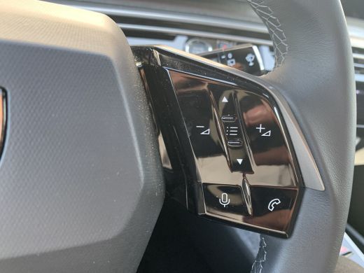 Peugeot 5008 Peugeot 1.2 Hybrid 136 Allure | Clima | Camera 360 | Adapt-cruise | Navi | 7 zits | Luxe uitvoeri... ActivLease financial lease