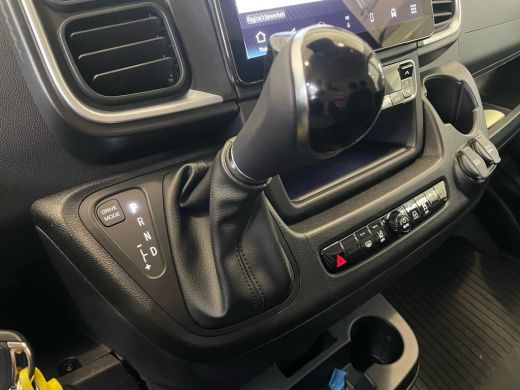 Peugeot Boxer 2.2 BlueHDi 140pk Automaat! L2H2 3.5t | Achteruitrijcamera | Airco (automatisch) | Apple Carplay/... ActivLease financial lease