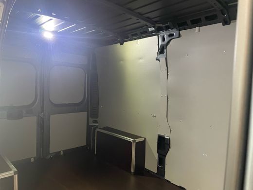 Peugeot Boxer 2.2 BlueHDi 140pk Automaat! L2H2 3.5t | Achteruitrijcamera | Airco (automatisch) | Apple Carplay/... ActivLease financial lease