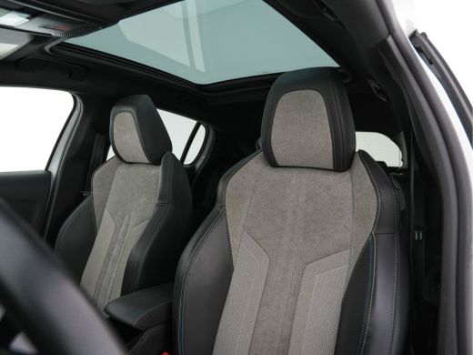 Peugeot e-208 EV GT 350 50 kWh [ 3-Fase ] (INCL-BTW) *PANO | FULL-LED | DIGI-COCKPIT | BLINDSPOT | CAMERA | LEA... ActivLease financial lease