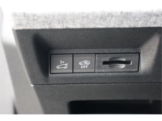 Peugeot E-3008 Peugeot 73KWH GT 214PK / NAVI / LEDER / CLIMA / FULL-LED / 20" LMV / KEYLESS / 360° CAMERA / ADAP... ActivLease financial lease