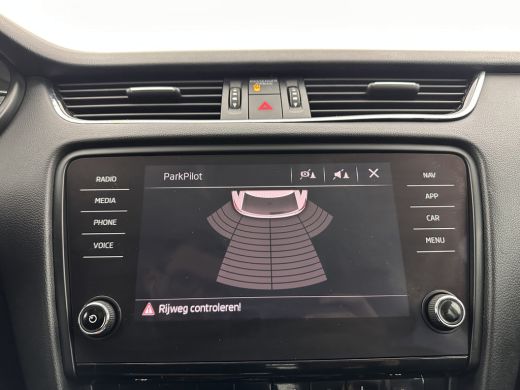 Skoda Octavia Combi 1.6 TDI Greentech Clever Edition Aut. *LEATHER-FABRIC | NAVI-FULLMAP | COMFORT-SEATS | DAB+... ActivLease financial lease