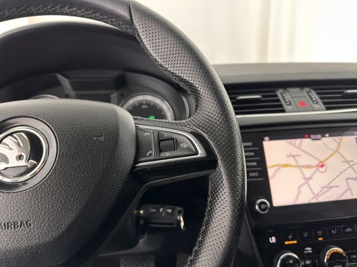 Skoda Octavia Combi 1.6 TDI Greentech Clever Edition Aut. *LEATHER-FABRIC | NAVI-FULLMAP | COMFORT-SEATS | DAB+... ActivLease financial lease