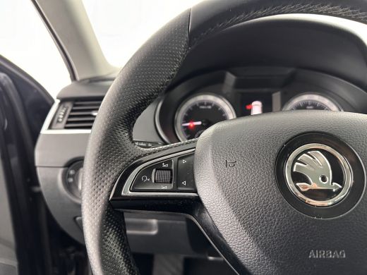 Skoda Octavia Combi 1.6 TDI Greentech Clever Edition Aut. *LEATHER-FABRIC | NAVI-FULLMAP | COMFORT-SEATS | DAB+... ActivLease financial lease