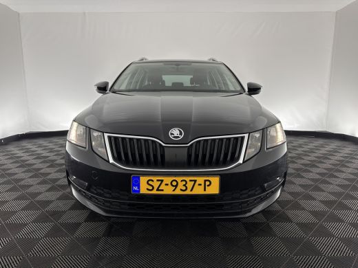 Skoda Octavia Combi 1.6 TDI Greentech Clever Edition Aut. *LEATHER-FABRIC | NAVI-FULLMAP | COMFORT-SEATS | DAB+... ActivLease financial lease