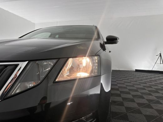 Skoda Octavia Combi 1.6 TDI Greentech Clever Edition Aut. *LEATHER-FABRIC | NAVI-FULLMAP | COMFORT-SEATS | DAB+... ActivLease financial lease