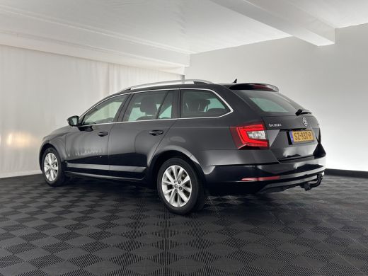 Skoda Octavia Combi 1.6 TDI Greentech Clever Edition Aut. *LEATHER-FABRIC | NAVI-FULLMAP | COMFORT-SEATS | DAB+... ActivLease financial lease