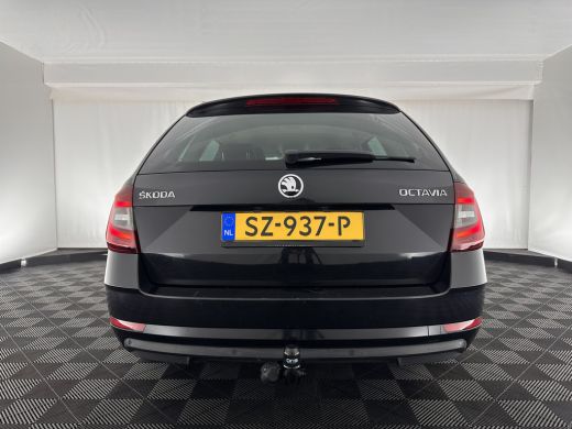 Skoda Octavia Combi 1.6 TDI Greentech Clever Edition Aut. *LEATHER-FABRIC | NAVI-FULLMAP | COMFORT-SEATS | DAB+... ActivLease financial lease