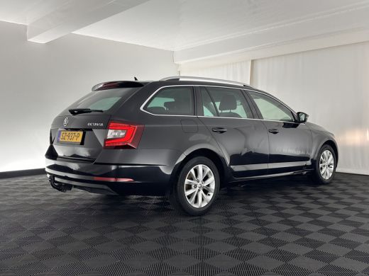Skoda Octavia Combi 1.6 TDI Greentech Clever Edition Aut. *LEATHER-FABRIC | NAVI-FULLMAP | COMFORT-SEATS | DAB+... ActivLease financial lease