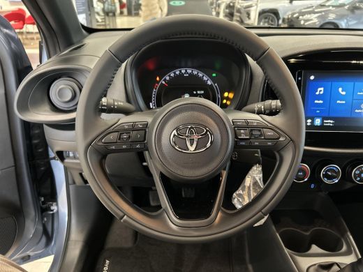 Toyota Aygo X 1.0 VVT-i MT Play ActivLease financial lease