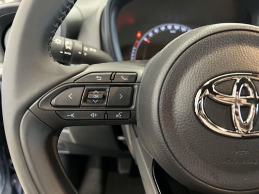 Toyota Aygo X 1.0 VVT-i MT Play ActivLease financial lease