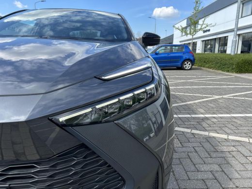 Toyota C-HR 1.8 Hybrid 140 Dynamic (Navigatie - Elektrische achterklep) ActivLease financial lease