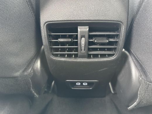 Toyota Corolla Cross Hybrid 200 Dynamic **NAVIGATIE/ STOEL EN STUURWIELVERWARMING/ PARKEERSENSOREN VOOR EN ACHTER/ 36 ... ActivLease financial lease