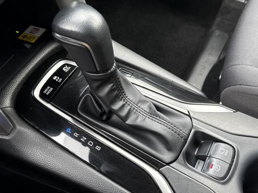 Toyota Corolla Cross Hybrid 200 Dynamic **NAVIGATIE/ STOEL EN STUURWIELVERWARMING/ PARKEERSENSOREN VOOR EN ACHTER/ 36 ... ActivLease financial lease