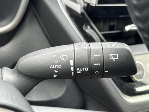 Toyota Corolla Cross Hybrid 200 Dynamic **NAVIGATIE/ STOEL EN STUURWIELVERWARMING/ PARKEERSENSOREN VOOR EN ACHTER/ 36 ... ActivLease financial lease