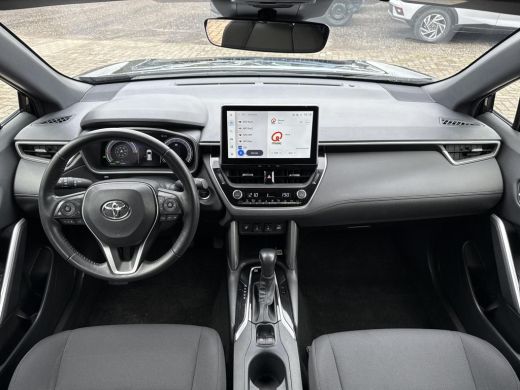 Toyota Corolla Cross Hybrid 200 Dynamic **NAVIGATIE/ STOEL EN STUURWIELVERWARMING/ PARKEERSENSOREN VOOR EN ACHTER/ 36 ... ActivLease financial lease