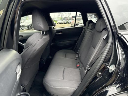 Toyota Corolla Cross Hybrid 200 Dynamic **NAVIGATIE/ STOEL EN STUURWIELVERWARMING/ PARKEERSENSOREN VOOR EN ACHTER/ 36 ... ActivLease financial lease