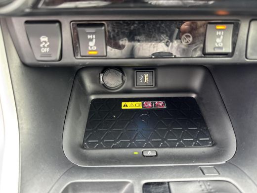 Toyota RAV4 2.5 Hybrid AWD Style | 06-10141018 Voor meer Informatie ActivLease financial lease