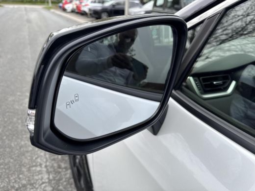 Toyota RAV4 2.5 Hybrid AWD Style | 06-10141018 Voor meer Informatie ActivLease financial lease