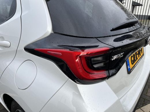 Toyota Yaris 1.5 Hybrid 115 First Edition ActivLease financial lease