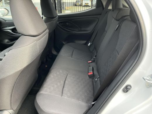 Toyota Yaris 1.5 Hybrid 115 First Edition ActivLease financial lease