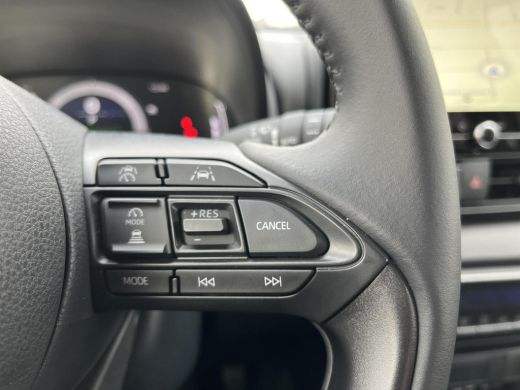 Toyota Yaris 1.5 Hybrid 115 First Edition ActivLease financial lease