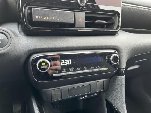 Toyota Yaris 1.5 Hybrid 115 First Edition ActivLease financial lease