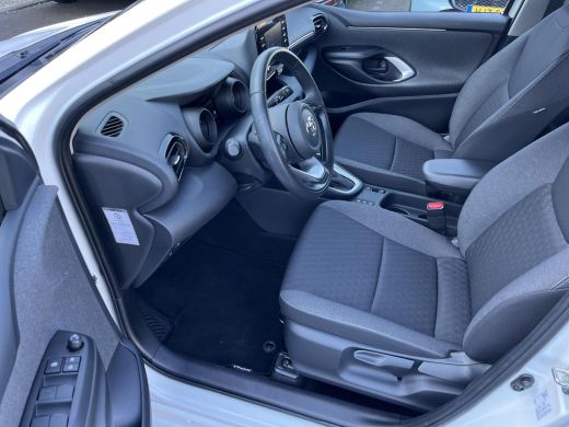 Toyota Yaris 1.5 Hybrid Dynamic | Apple CarPlay/Android auto | Achteruitrijcamera | Parkeersensoren achter ActivLease financial lease