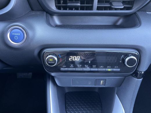 Toyota Yaris 1.5 Hybrid Dynamic | Apple CarPlay/Android auto | Achteruitrijcamera | Parkeersensoren achter ActivLease financial lease