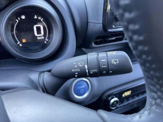 Toyota Yaris 1.5 Hybrid Dynamic | Apple CarPlay/Android auto | Achteruitrijcamera | Parkeersensoren achter ActivLease financial lease