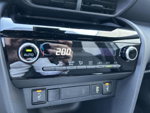 Toyota Yaris Cross 1.5 Hybrid Dynamic Comfort ActivLease financial lease