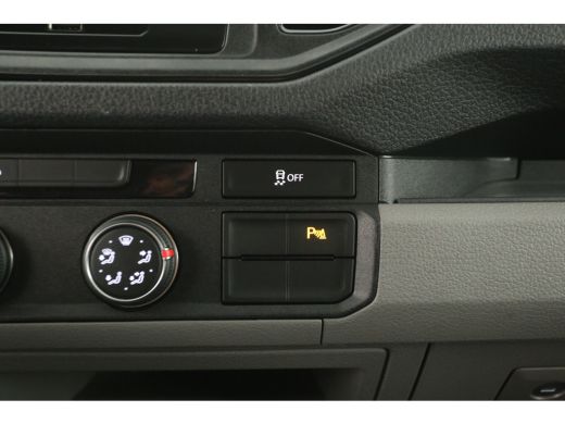 Volkswagen Crafter 30 2.0 TDI L3H3 140PK Airco Cruise Parkeersensoren 3 Persoons Elektrpakket ActivLease financial lease