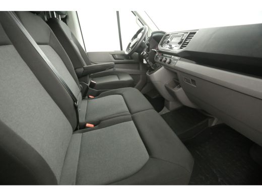 Volkswagen Crafter 30 2.0 TDI L3H3 140PK Airco Cruise Parkeersensoren 3 Persoons Elektrpakket ActivLease financial lease
