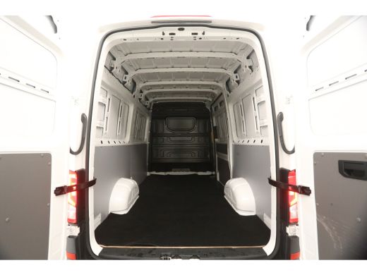 Volkswagen Crafter 30 2.0 TDI L3H3 140PK Airco Cruise Parkeersensoren 3 Persoons Elektrpakket ActivLease financial lease