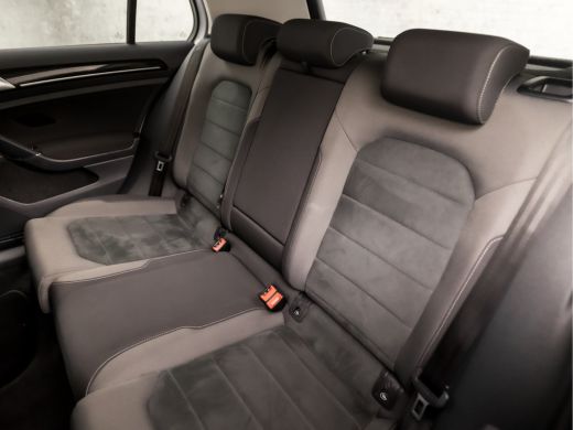 Volkswagen Golf 1.5 TSI Sportline (VIRTUAL COCKPIT, 4 CILINDER, APPLE CARPLAY, GROOT NAVI, ALCANTARA SPORTSTOELEN... ActivLease financial lease