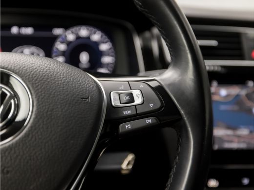 Volkswagen Golf 1.5 TSI Sportline (VIRTUAL COCKPIT, 4 CILINDER, APPLE CARPLAY, GROOT NAVI, ALCANTARA SPORTSTOELEN... ActivLease financial lease