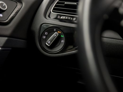 Volkswagen Golf 1.5 TSI Sportline (VIRTUAL COCKPIT, 4 CILINDER, APPLE CARPLAY, GROOT NAVI, ALCANTARA SPORTSTOELEN... ActivLease financial lease