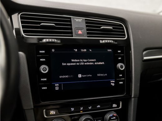 Volkswagen Golf 1.5 TSI Sportline (VIRTUAL COCKPIT, 4 CILINDER, APPLE CARPLAY, GROOT NAVI, ALCANTARA SPORTSTOELEN... ActivLease financial lease